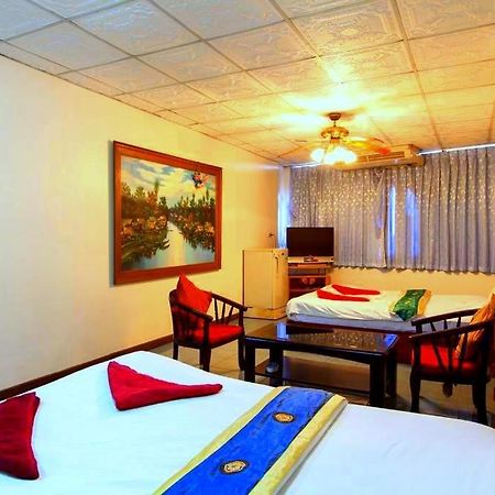 Walking Street Encore Hotel Pattaya Exterior photo